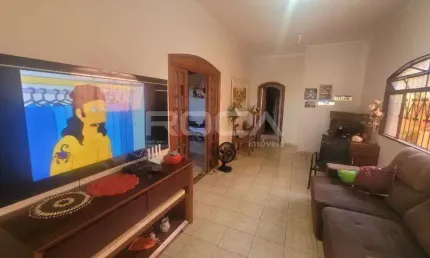 Charmosa casa à venda na Vila Tibério, Ribeirão Preto
