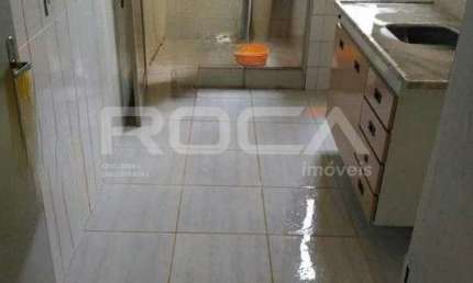 Apartamento à venda com 3 dormitórios no bairro Jardim Palma Travassos, em Ribeirão Preto.