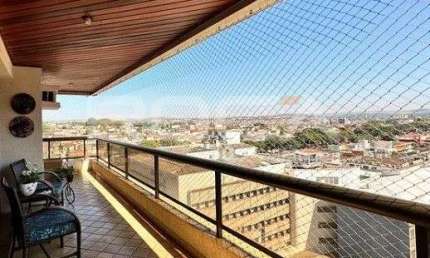 Apartamento à venda com 3 dormitórios no Centro de Ribeirão Preto.