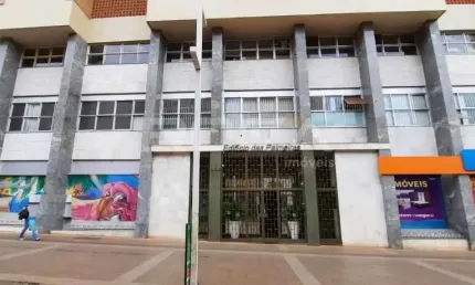 Apartamento à venda no Centro de Ribeirão Preto com 2 dormitórios e garagem