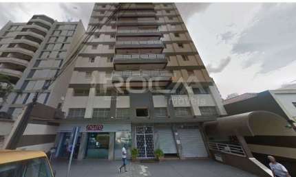 Apartamento Padrão com 3 dormitórios no Centro de Ribeirão Preto