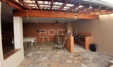 Sobrado com 3 Dormitórios e área de lazer em Ribeirão Preto