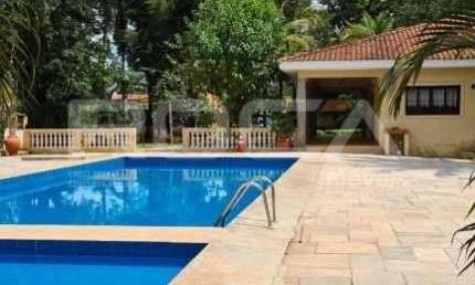 Chácara à venda no Recreio Internacional, Ribeirão Preto: 4 dormitórios, piscina e muito mais!