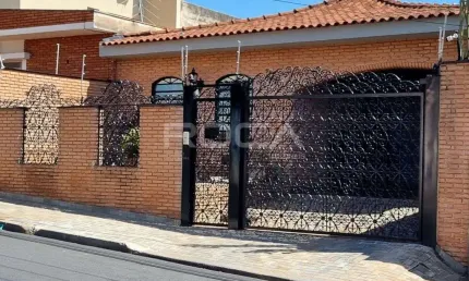 Casa à venda, com 3 dormitórios no bairro Jardim Paulistano, em Ribeirão Preto