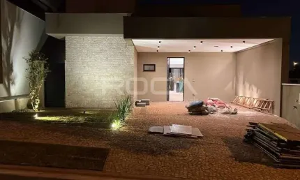 Casa Térrea no Condomínio em Ribeirão Preto: 03 suítes, piscina aquecida e área verde!