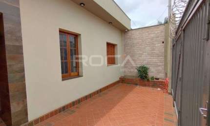 Casa à venda no Centro de Ribeirão Preto com 2 dormitórios e suíte