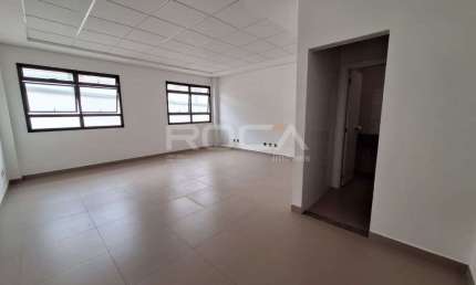 Sala Comercial para Alugar com 32m² de área útil no bairro Vila Tibério em Ribeirão Preto