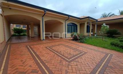 Casa de Alto Padrão para venda e locação com 7 quartos no bairro Sumarezinho, Ribeirão Preto: Confira!