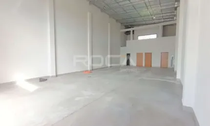 Ótimo Barracão Comercial para Alugar com 178m² de área útil no bairro Jardim Regatas em Ribeirão Preto