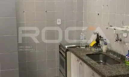 Apartamento à venda com 2 dormitórios no bairro Vila Amélia, em Ribeirão Preto.