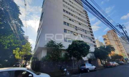Apartamento à venda com 4 dormitórios no Centro em Ribeirão Preto.