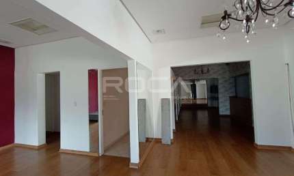 Casa Comercial para alugar com 200m² de área útil no Bairro Jardim Sumaré em Ribeirão Preto