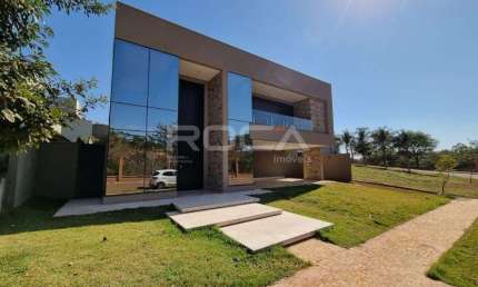 Casa de Alto Padrão com 4 suítes no condomínio Alphaville, em Ribeirão Preto.