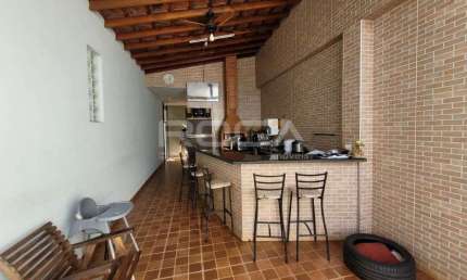 Residência com 3 Suítes e Cômodo Comercial no Parque Ribeirão Preto
