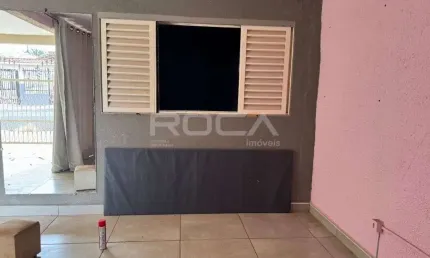 Casa à venda com 02 dormitórios no bairro Vila Virgínia, em Ribeirão Preto.