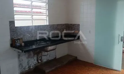 Casa à venda com 02 dormitórios no bairro Vila Virgínia, em Ribeirão Preto.