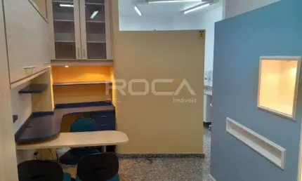 Sala comercial mobiliada à venda e locação no bairro Alto da Boa Vista, em Ribeirão Preto.