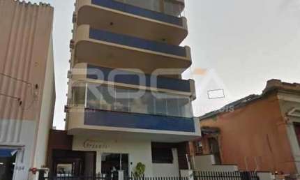 Apartamento à venda com 2 quartos no Centro de Ribeirão Preto.