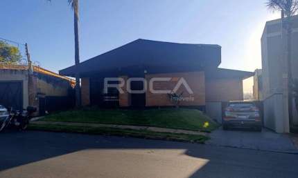 Casa Comercial para Alugar em Jardim Sumaré, Ribeirão Preto - 4 Dormitórios e 6 Vagas de Garagem