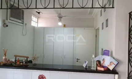 Ponto comercial para venda e locação com 5 salas no Centro de Ribeirão Preto.