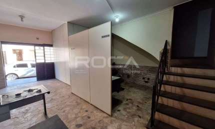 Casa comercial para locação com 2 quartos no Centro de Ribeirão Preto.