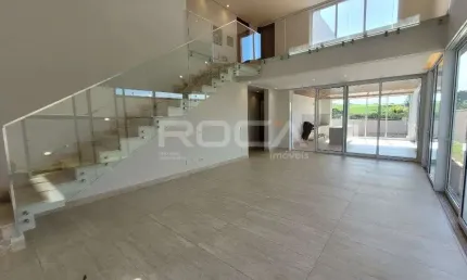 Casa sobrado à venda com 3 quartos sendo 3 suítes no Condomínio Alphaville, em Ribeirão Preto.