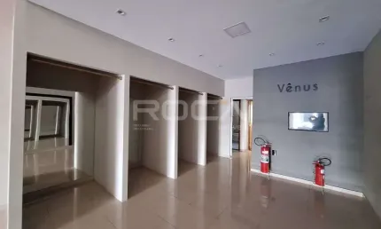 Salão comercial para venda e locação com 177m² de área útil no Centro de Ribeirão Preto.