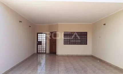 Casa à venda com 3 quartos no bairro Monte Alegre, em Ribeirão Preto.