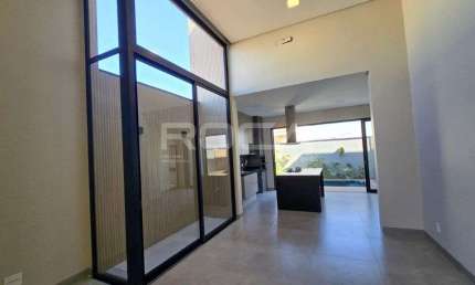 Casa térrea para alugar com 3 quartos, sendo 3 suítes no Portal da Mata, em Ribeirão Preto.