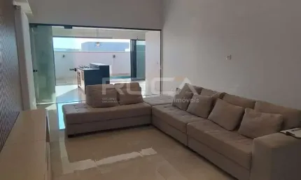 Casa de luxo com 3 quartos sendo 3 suítes à venda no Condomínio Terras de Siena Vila do Golf, em Ribeirão Preto.