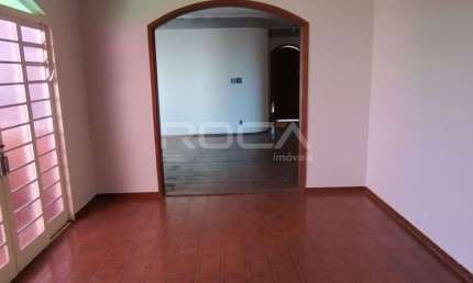 Casa à venda com 3 quartos, sendo 1 suíte no bairro Sumarezinho, em Ribeirão Preto.