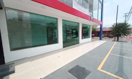 Loja / Salão / Ponto Comercial com 1 Quarto para alugar, 126m² - Parque Dez de Novembro