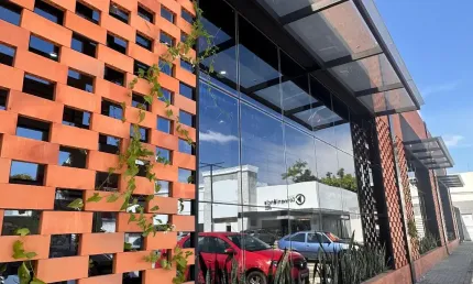 Alugo salas térrea em mall em posto de gasolina na av. andré araújo