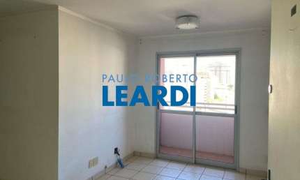 Apartamento à venda na Rua dos Tapes, 57, Aclimação, São Paulo por R$ 500.000