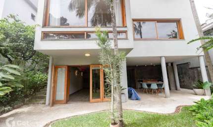 Casa com 4 quartos à venda na Itajaçu, 28, Pacaembu, São Paulo por R$ 4.499.000