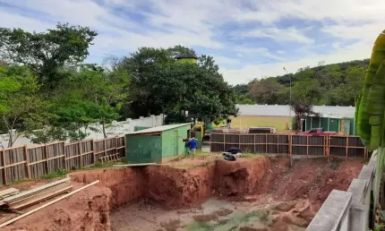 Terreno em condomínio fechado à venda na Avenida Gêmini, Alphaville, Santana de Parnaíba por R$ 1.596.000