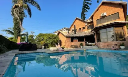 Casa em condomínio fechado com 4 quartos à venda na umuarama, 26, alphaville, santana de parnaíba por r$ 2.600.000