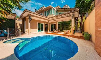 Casa em condomínio fechado com 3 quartos à venda na Alameda Itanhaém, 1306, Alphaville, Santana de Parnaíba por R$ 3.990.000