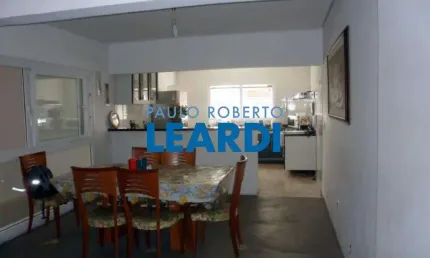 Casa à venda na Rua Caiubi, 1396, Perdizes, São Paulo por R$ 1.950.000