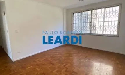 Apartamento à venda na Rua Afonso de Freitas, 143, Paraíso, São Paulo por R$ 900.000