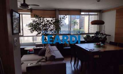 Apartamento à venda na Avenida Angélica, 546, Higienópolis, São Paulo por R$ 1.166.000