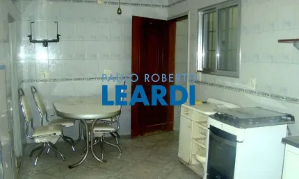Casa à venda na rua antônio calixto abrão, 47, saúde, são paulo por r$ 685.000