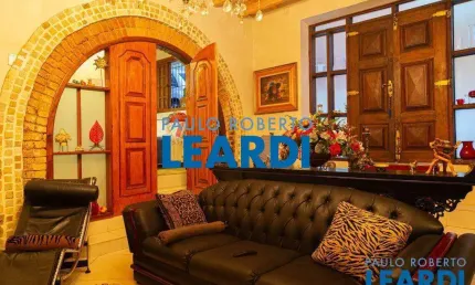 Casa à venda na Alameda Ribeirão Preto, 302, Bela Vista, São Paulo por R$ 2.995.000