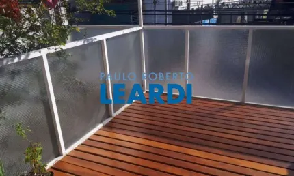 Casa à venda na Rua Natingui, 681, Vila Madalena, São Paulo por R$ 1.590.000