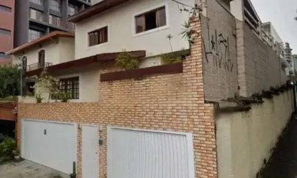 Casa com 3 quartos à venda na Rua Professor Nicolau Moraes Barros, 251, Jardim das Bandeiras, São Paulo por R$ 2.610.000