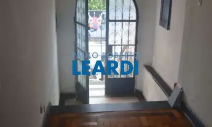 Casa à venda na rua capistrano de abreu, 43, barra funda, são paulo por r$ 800.000