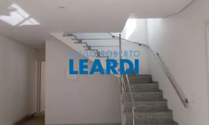 Casa à venda na Rua Doutor Maurício de Lacerda, 280, Saúde, São Paulo por R$ 900.000
