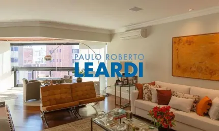 Apartamento à venda na Avenida Jacutinga, 225, Moema, São Paulo por R$ 2.900.000
