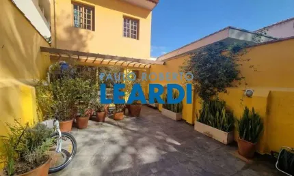 Casa à venda na Rua Curuzu, 318, Alto da Lapa, São Paulo por R$ 1.650.000