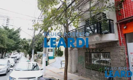 Casa à venda na rua oscar freire, 1946, pinheiros, são paulo por r$ 4.500.000